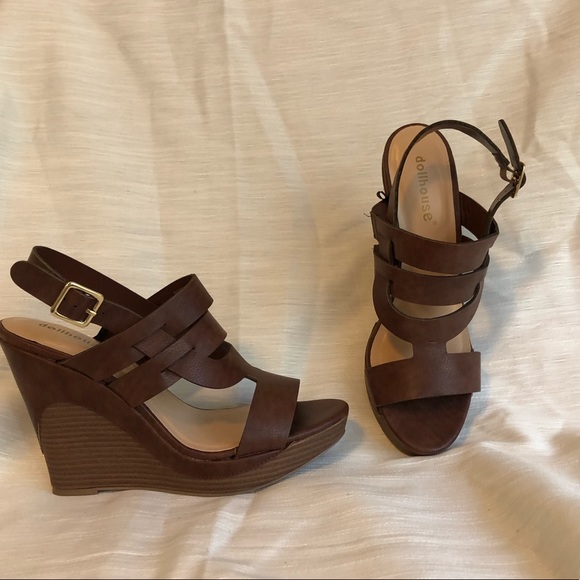 Dollhouse Wedges - Picture 2 of 8